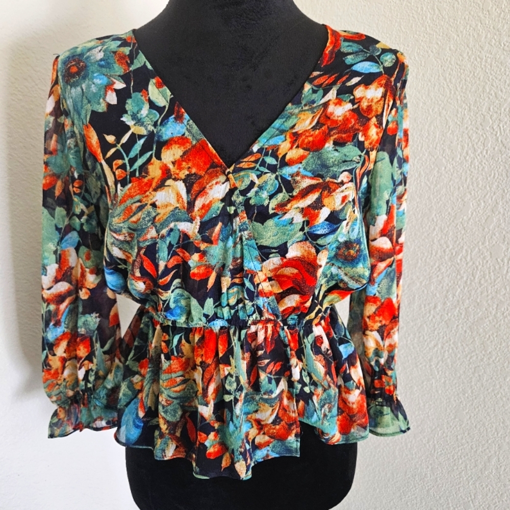 Floral V-Neck Peplum Top